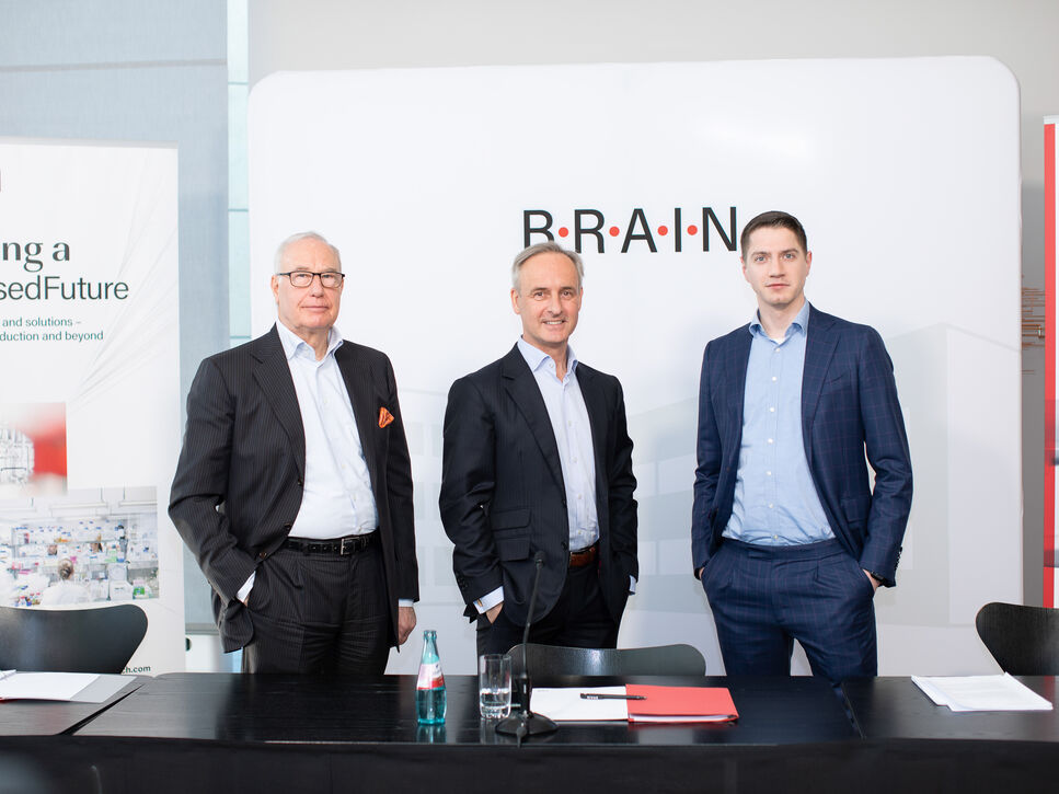 Chairman of the Supervisory Board Dr. Georg Kellinghusen, CEO Adriaan Moelker and CFO Lukas Linnig (from left to right) during the digital Annual General Meeting for fiscal year 2020/21