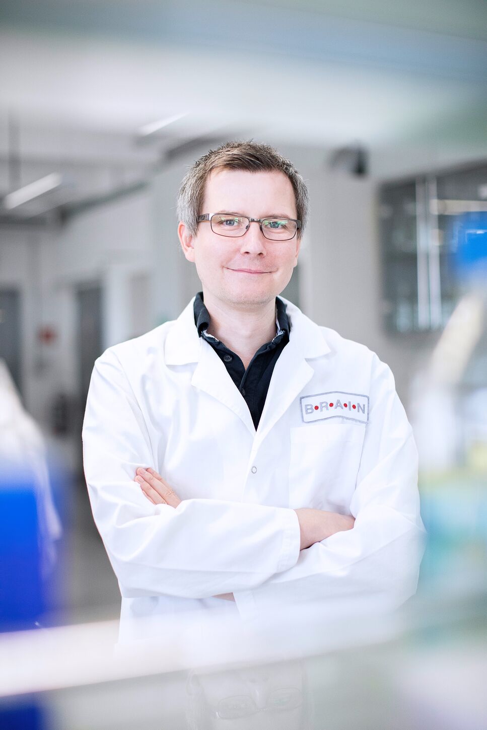 Dr Paul Scholz in a Lab at the BRAIN Biotech Zwingenberg site